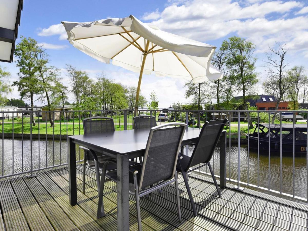 Landal Waterpark Sneekermeer Hotel Terherne Room photo